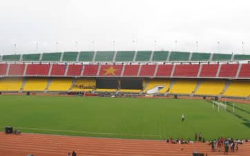 stade Yaounde Cameroun 40000 places