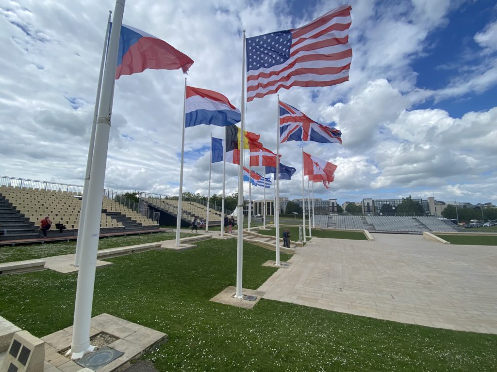 location de tribune modulaire pour cérémonie d'anniversaire